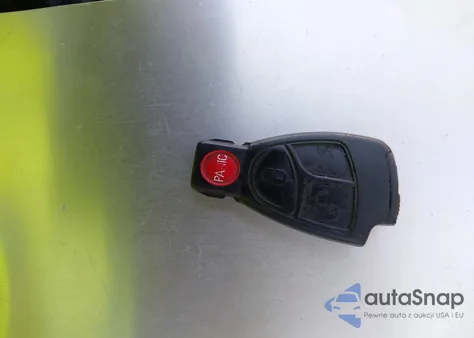 2001 Mercedes-Benz E 320 из США, поврежденный, VIN WDBJF65J61B369635